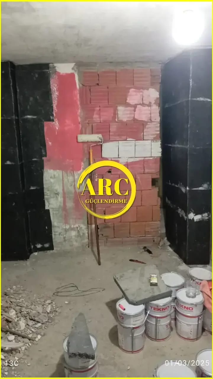 Atasehirde kolonlara yapilan CFRP guclendirme islemi