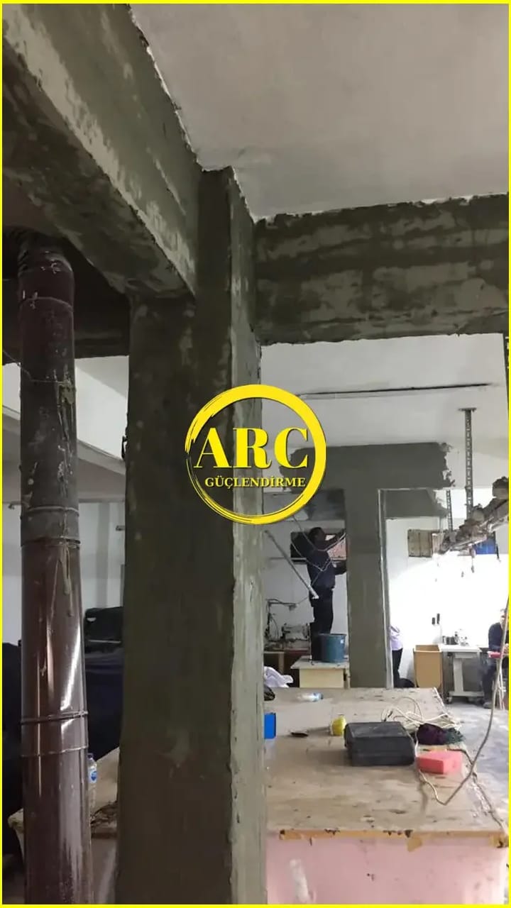 Atasehirdeki bir projede CFRP plaka montaj asamasi