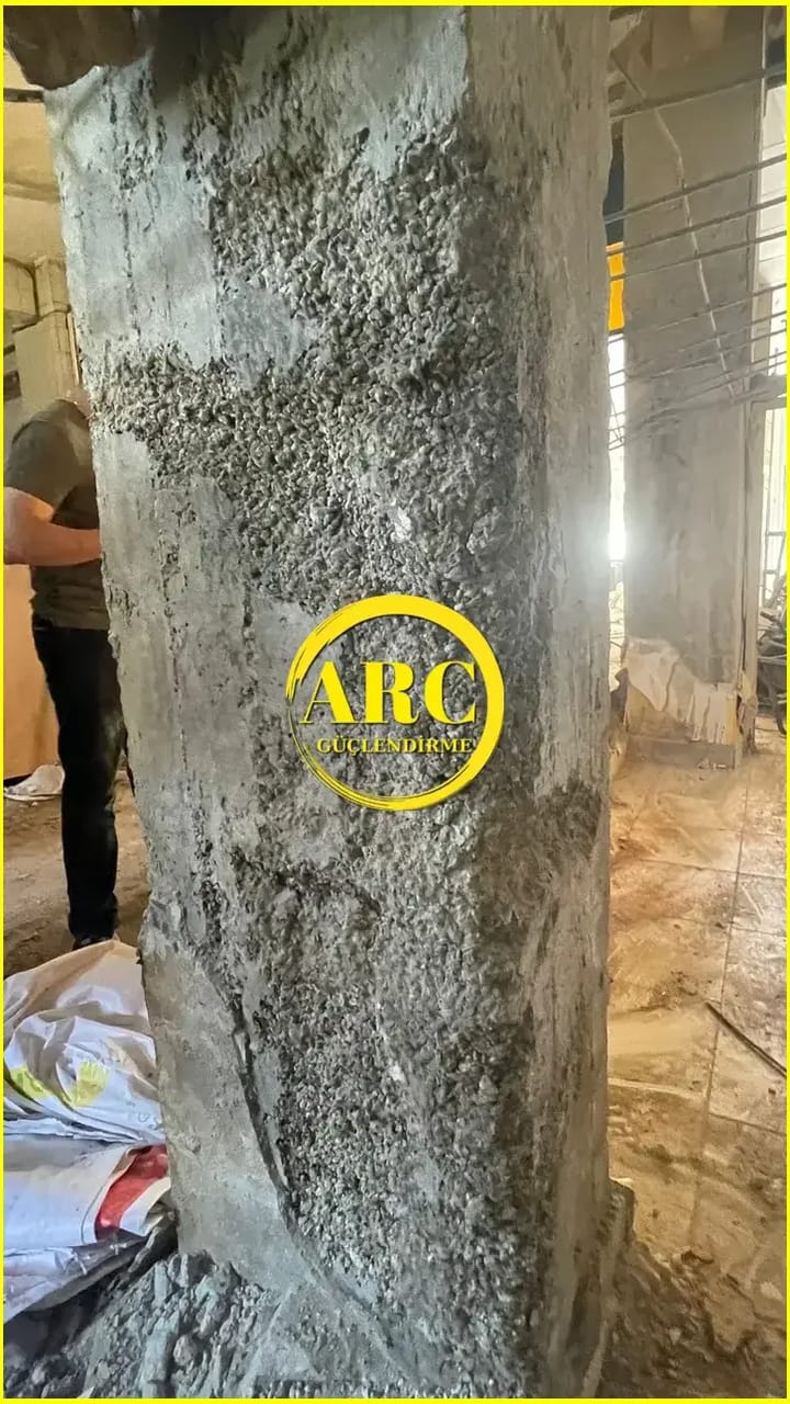 Kucukcekmece'deki bir binanin yapisal guclendirme calismasi