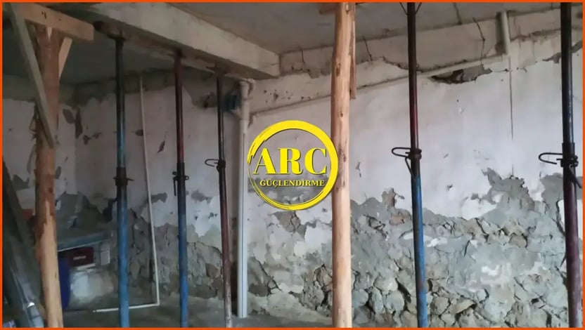 Öne çıkan resim: Deprem Yönetmeliğine Göre İstanbul'da Güçlendirme mi, Kentsel Dönüşüm mü Daha Mantıklı? Karar Verme Süreci Nasıl İşler?